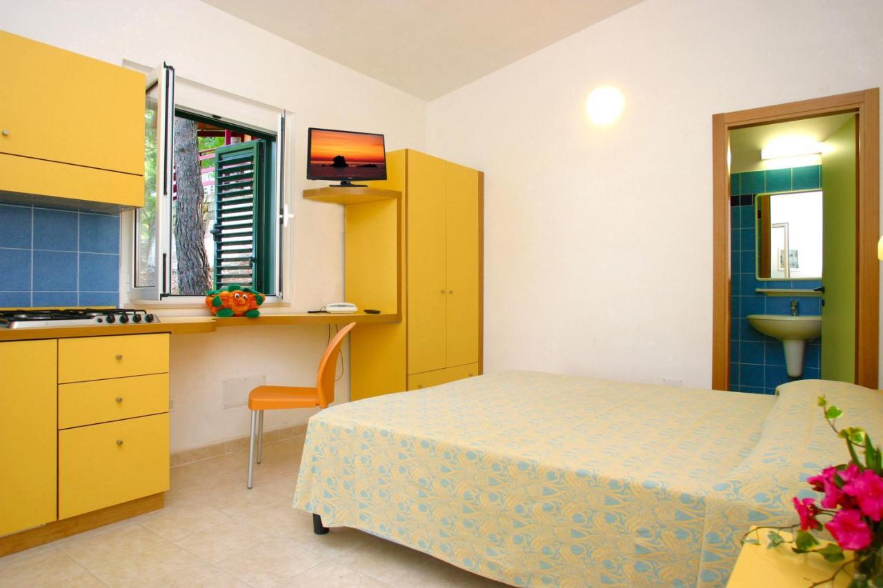 Gattarella Family Resort Puglia - Self Catering Accommodations In The Pinewood Vieste Exterior photo