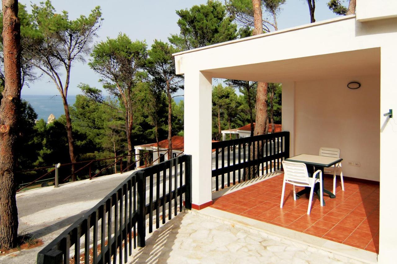 Gattarella Family Resort Puglia - Self Catering Accommodations In The Pinewood Vieste Exterior photo